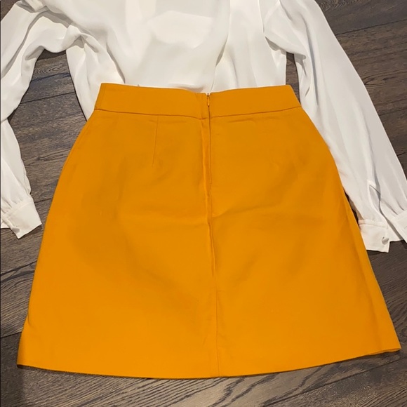 NEW! Zara Mini Skirt - Picture 2 of 4